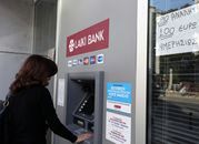"FT": Rosjanie próbują obejść cypryjskie ograniczenia w bankach