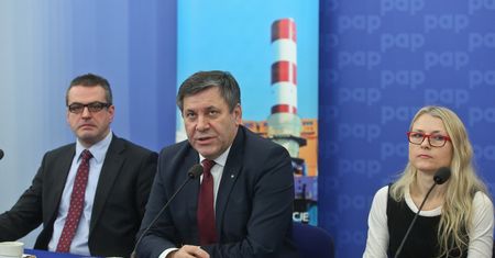 Państwo wyłoży miliardy na elektrownie