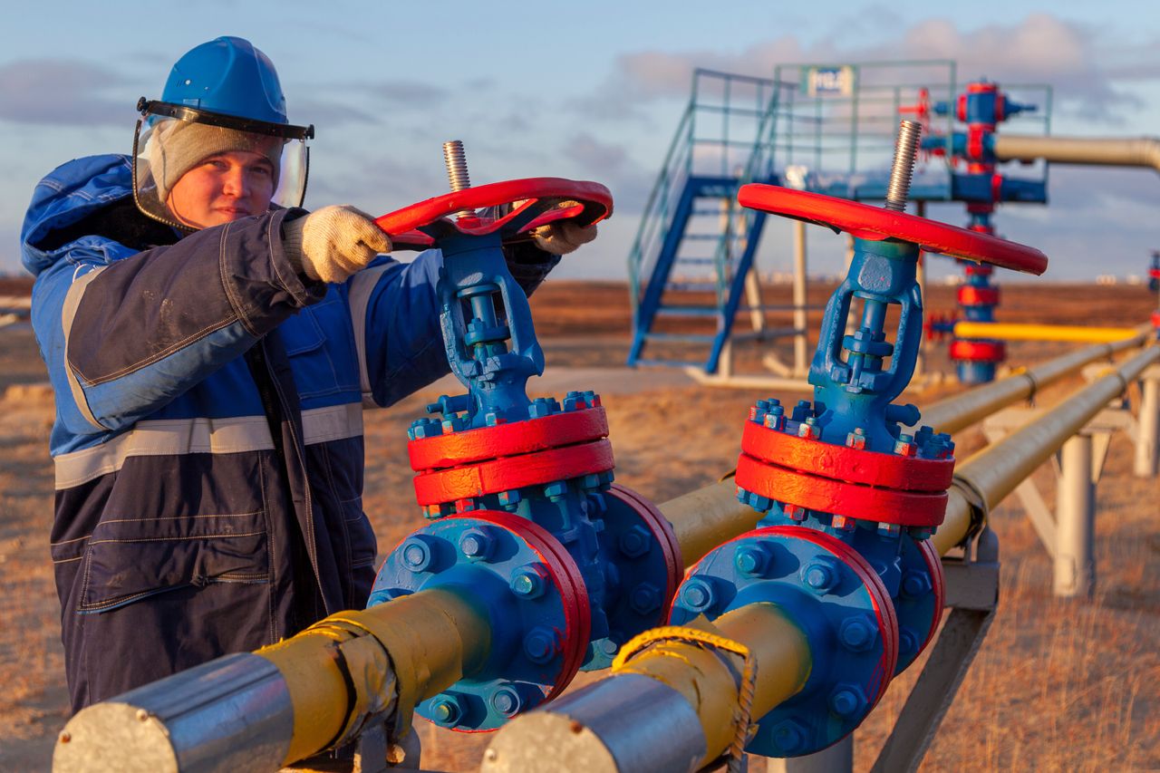 Gazprom cuts gas to Moldova, pro-Russian crisis deepens