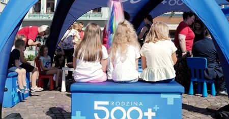 500+ powinno wzrosnąć do 600. Rodzice czują inflację w portfelu
