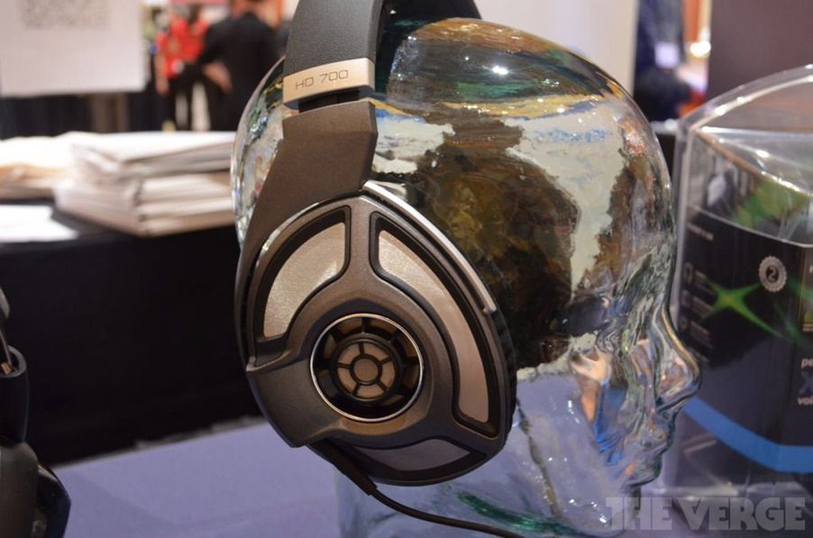Dobry dźwięk, zła cena, czyli Sennheiser HD 700 [CES 2012] 2