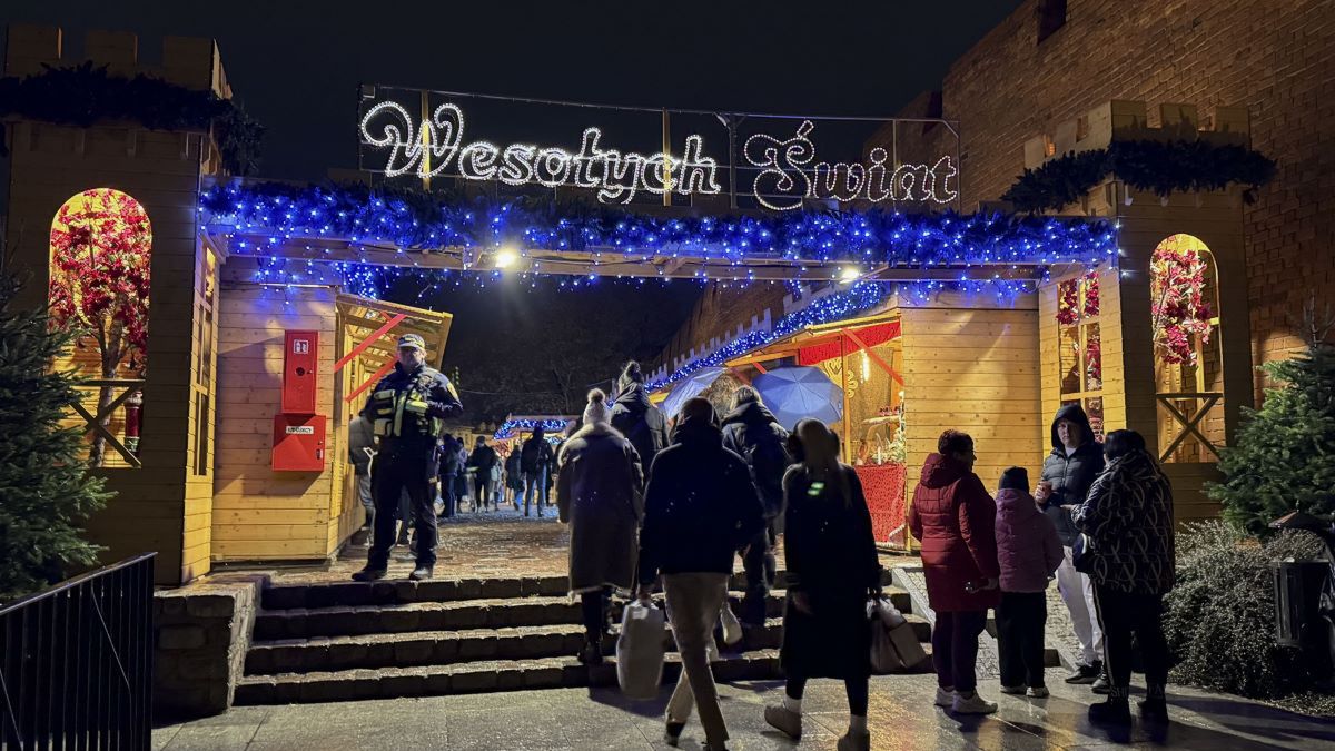Jarmark Bożonarodzeniowy w Warszawie — zdjęcie ilustracyjne