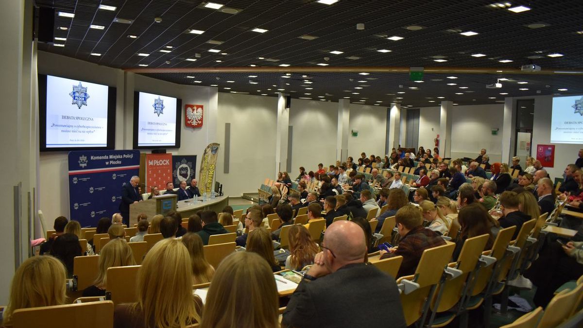 Debata w Akademii Mazowieckiej w Płocku 