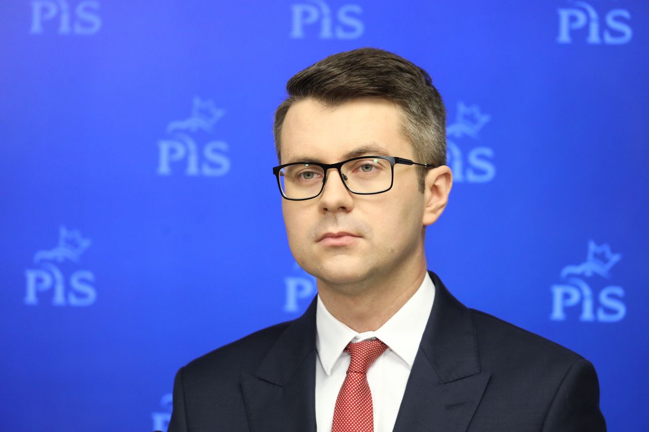 Piotr Mueller odniósł się do afery mailowej Dworczyka
