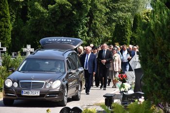 Pogrzeb wiceburmistrza Nowego Stawu. Tłum odprowadził Macieja Prądzyńskiego w ostatniej drodze