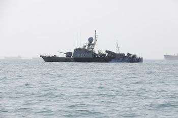 Napięcie wokół kluczowego szlaku. Iran ostrzega USA