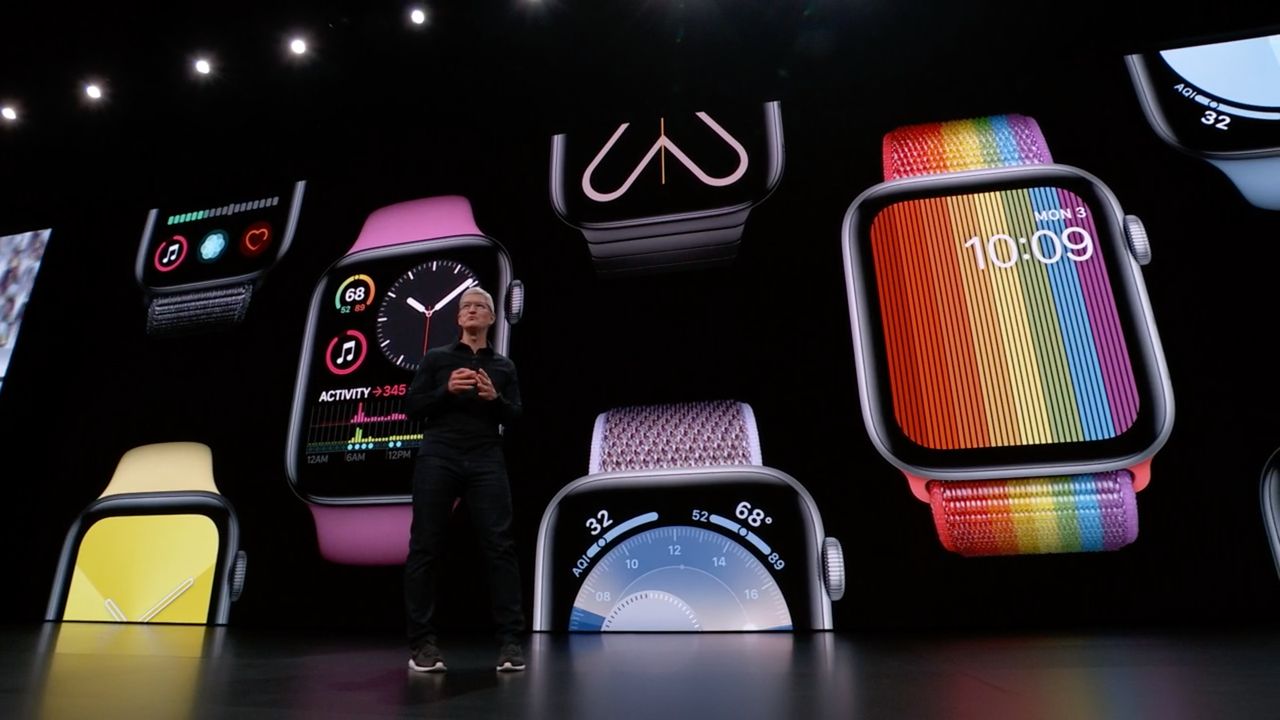 Tim Cook podczas prezentacji systemu watchOS