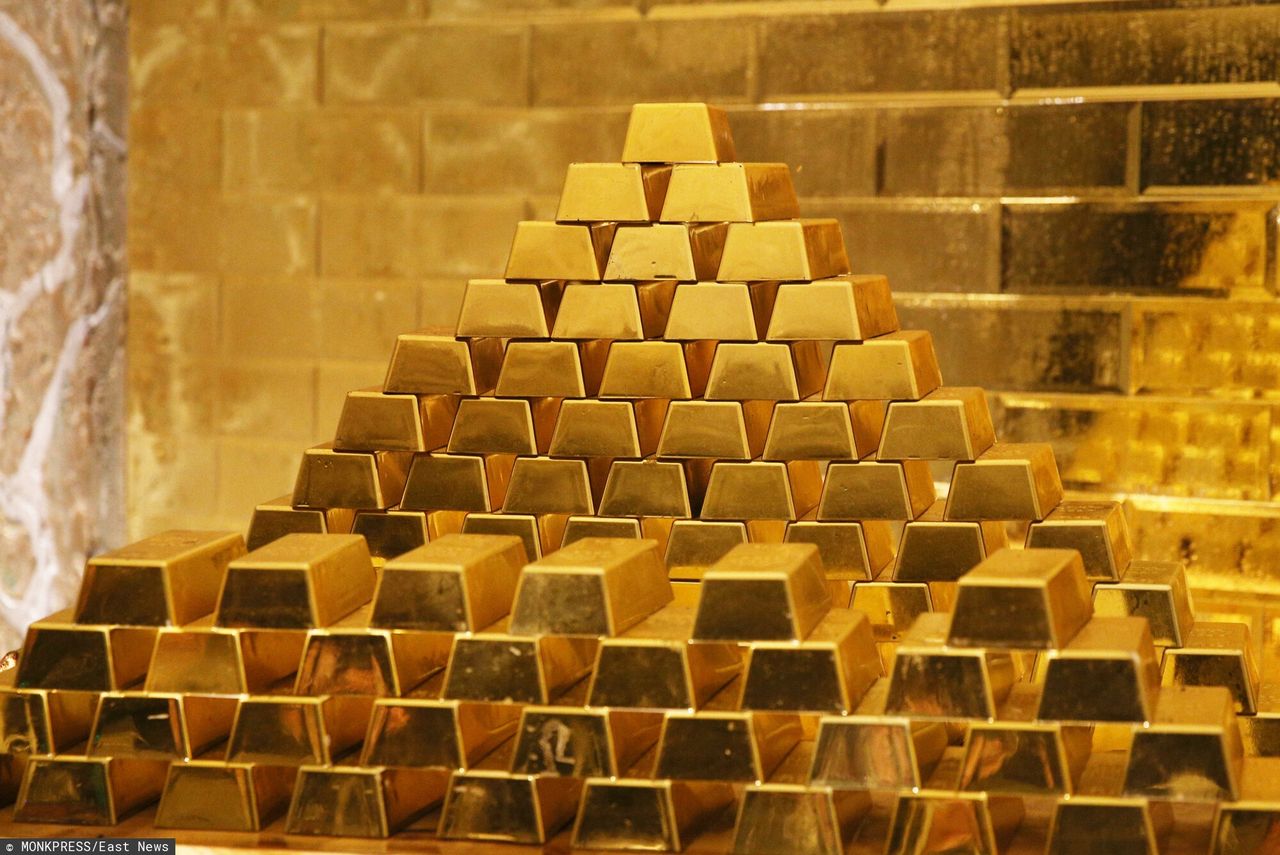 Gold prices plummet as US-China trade talks brighten outlook
