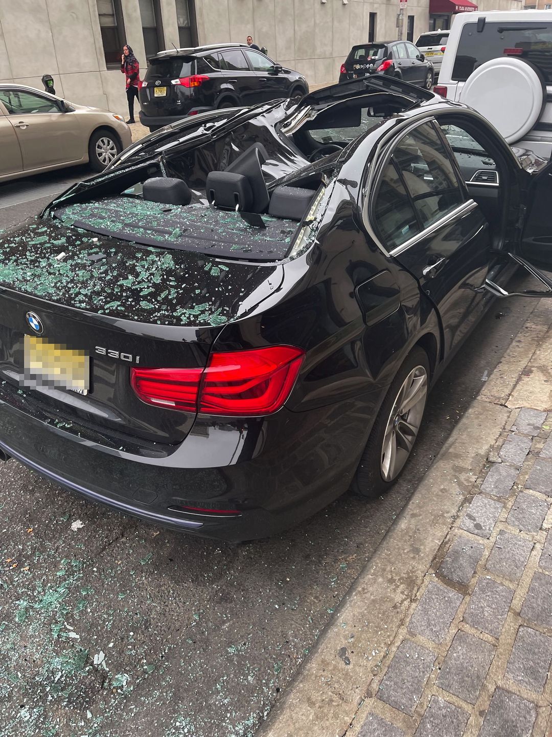 Auto zostało mocno zniszczone