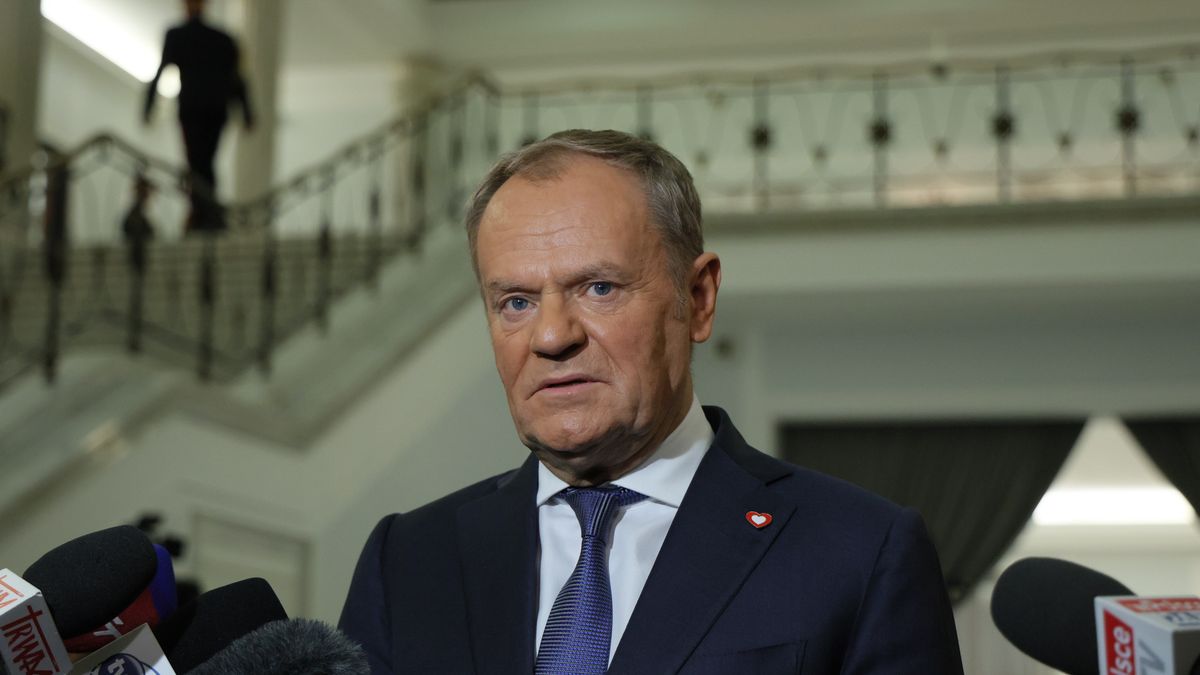 Donald Tusk
Pawe� Supernak
10 10. X kadencja kadencji, 43 43. posiedzenie posiedzenia, polityk, polityka, posiedzenie, pos�owie, premier, prezes rady ministr�w, sejm, sejmu, sprawa zbigniewa ziobry