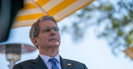 Sekretarz skarbu USA zapowiedział "znaczące sankcje" przeciwko Rosji