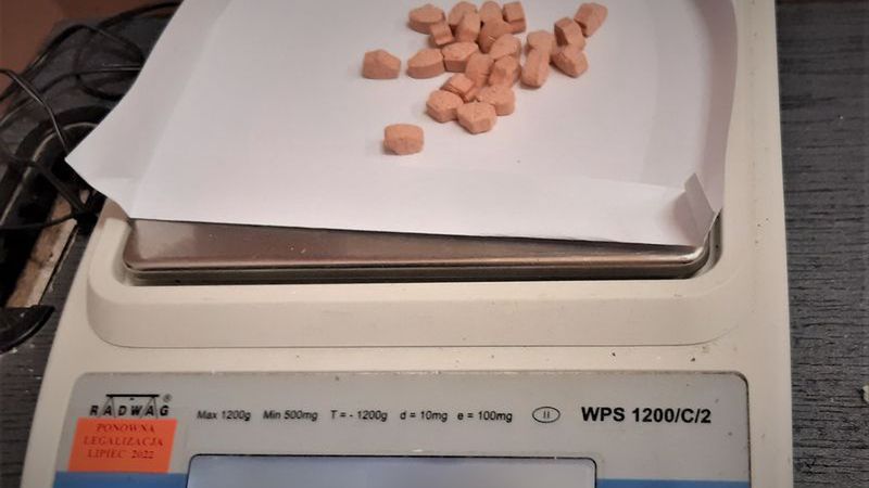 Wrocław. 17-latek przyłapany z narkotykami. Z komisariatu odebrał go ojciec