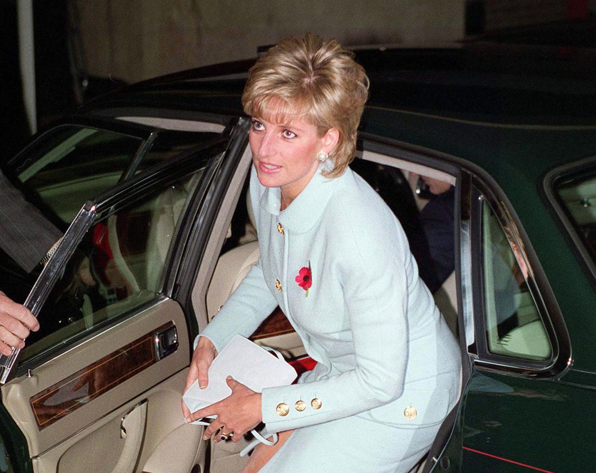 Księżna Diana zmarła w szpitalu po doznaniu licznych obrażeń wewnętrznych