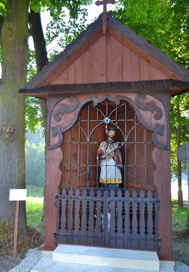Polska - odnowiono przydrożne kapliczki w Małopolsce
