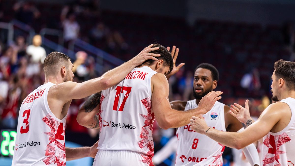 PAP / na zdjęciu: Dominik Olejniczak (w środku)