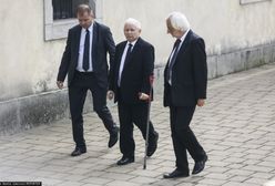 Czy Jarosław Kaczyński skrócił sobie kolejkę do operacji? Jest wyjaśnienie Ministerstwa Zdrowia