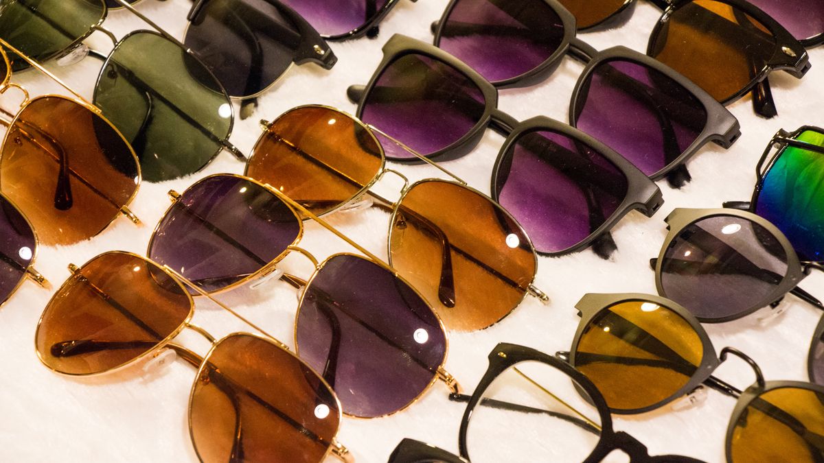 Zakładanie najtańszych okularów może szkodzić oczom