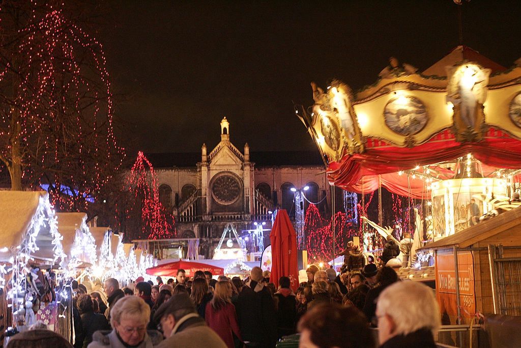 When visiting Christmas markets, it's worth staying alert.