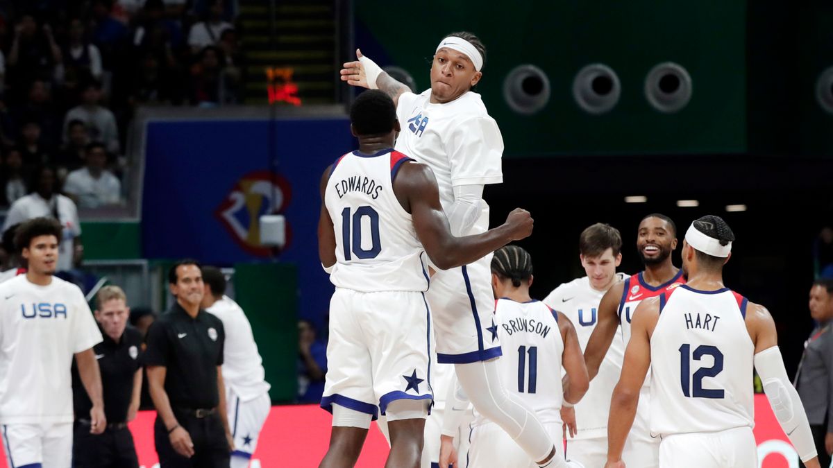 PAP/EPA / FRANCIS R. MALASIG  / Na zdjęciu: koszykarze reprezentacji USA