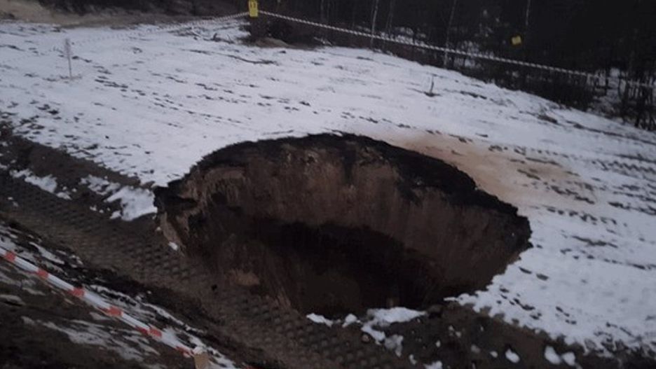 Kolejne zapadlisko w Małopolsce. Obwodnica Bolesławia zamknięta