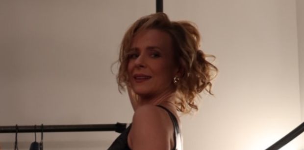 Szczuplutka Aneta Zając wdzięczy się niczym bogini w dopasowanej czarnej mini: "Coś wspaniałego" (FOTO)