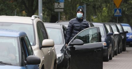 Czerwona strefa w Warszawie. Nowe obostrzenia od soboty