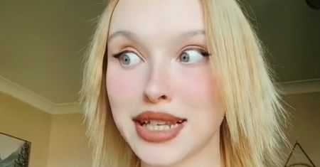 Zaszła w ciążę w wieku 14 lat. Internauci jej kibicują