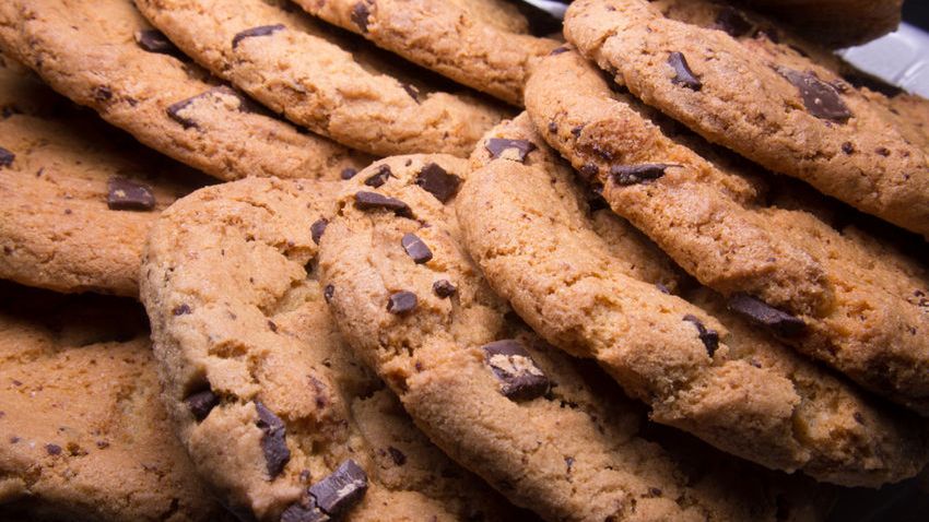 Ciasteczka z kawałkami czekolady o podwyższonej zawartości tłuszczu (wzbogacone)