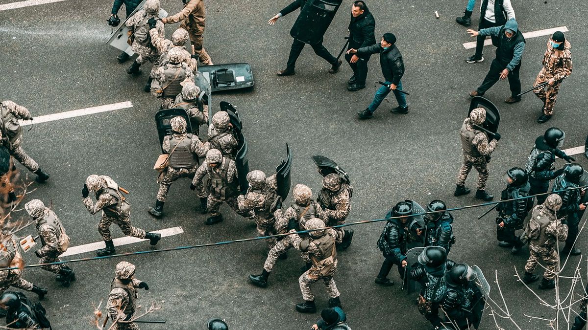 PAP/EPA / ALEXANDER KUZNETSOV / Na zdjęciu: protesty w Kazachstanie