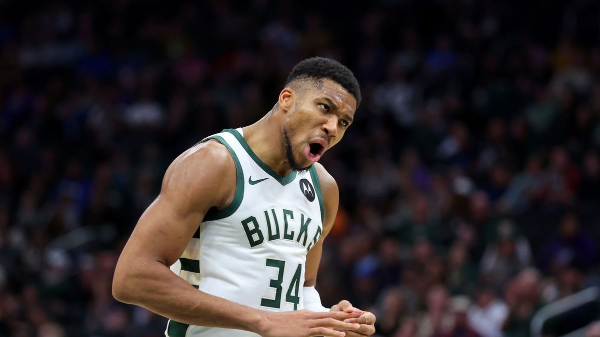 Getty Images / Stacy Revere/Getty Images / Giannis Antetokounmpo