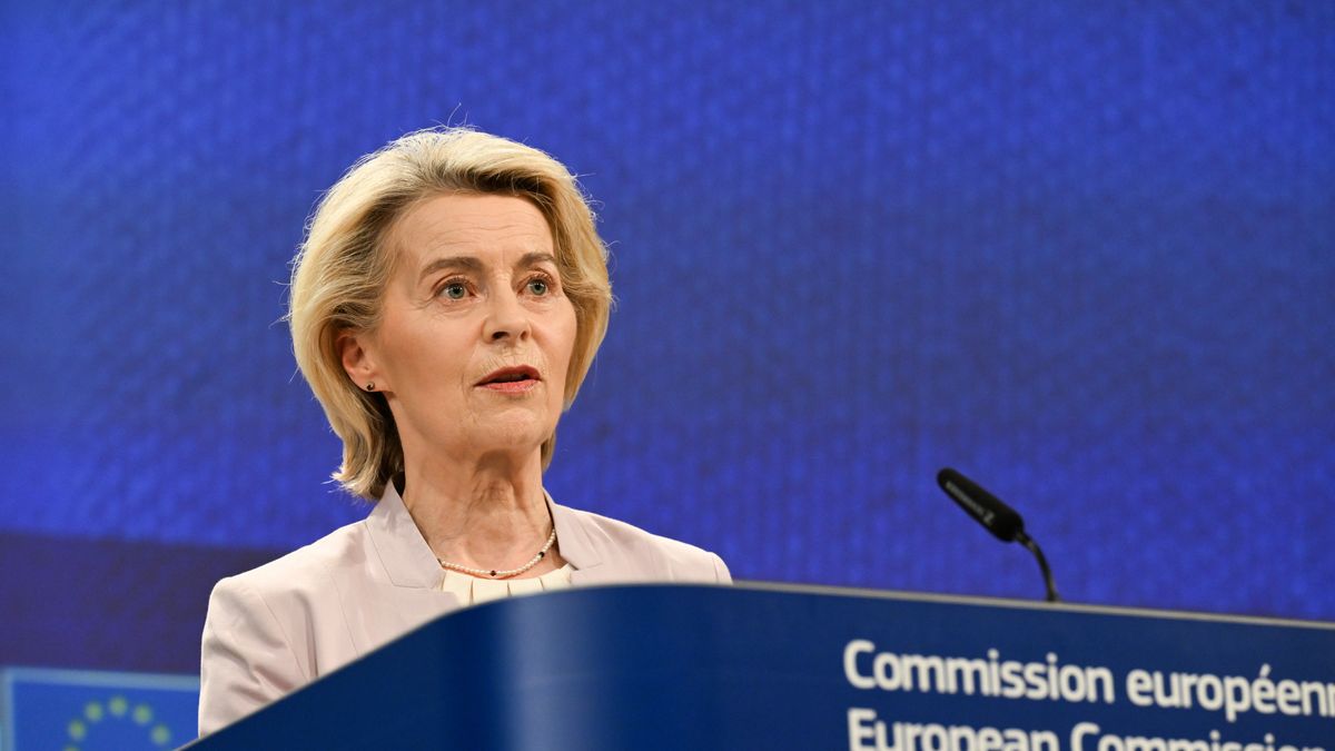 Ursula von der Leyen, president of the European Commission, during a news conference with Peter Magyar, Hungary's prime minister, following their meeting in Brussels, Belgium, on Friday, May 29, 2026. The European Union has reached a deal with Budapest to unlock 16.4 billion ($19.1 billion) in frozen funding for Hungary subject to reforms, offering much-needed relief to the country's stretched budget. Photographer: Wiktor Dabkowski/Bloomberg via Getty Images