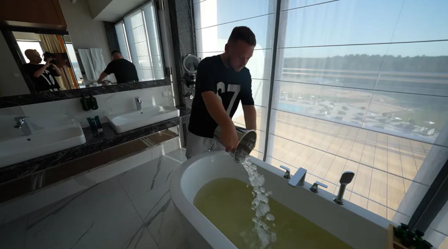 Książulo relacjonuje pobyt w Hotelu Gołębiewskim w Pobierowie
