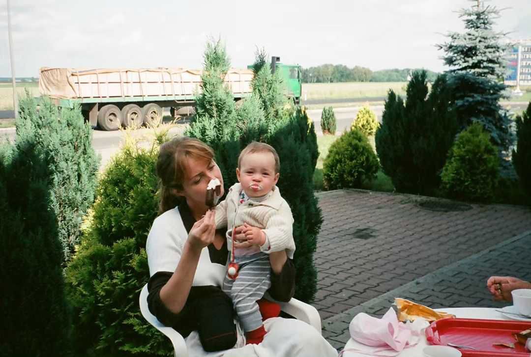 Izabella Scorupco skończyła 49 lat, córka gwiazdy pokazała zdjęcia swojej mamy
