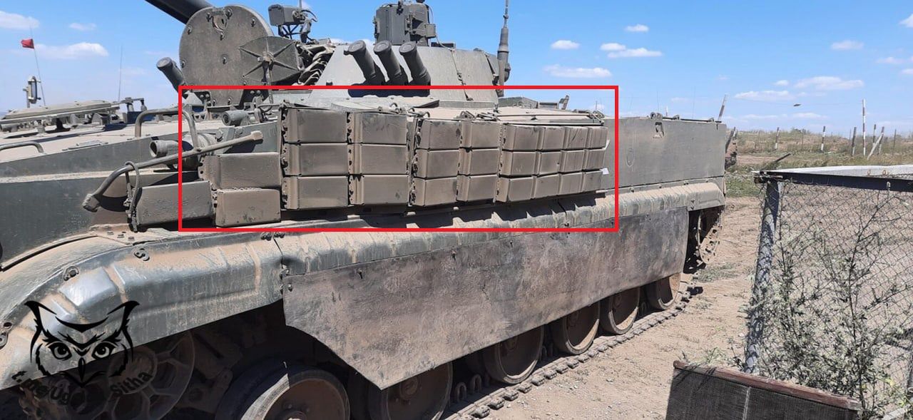 Rosyjski BMP-3 z dodanymi kostkami pancerza reaktywnego (ERA) Kontakt-1.