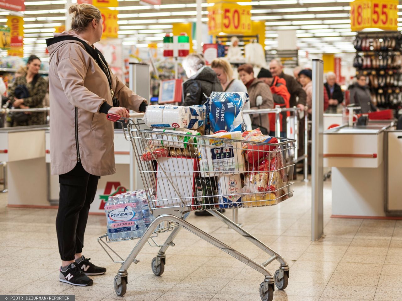 Szturmują sklepy w Polsce. Prawdziwe oblężenie