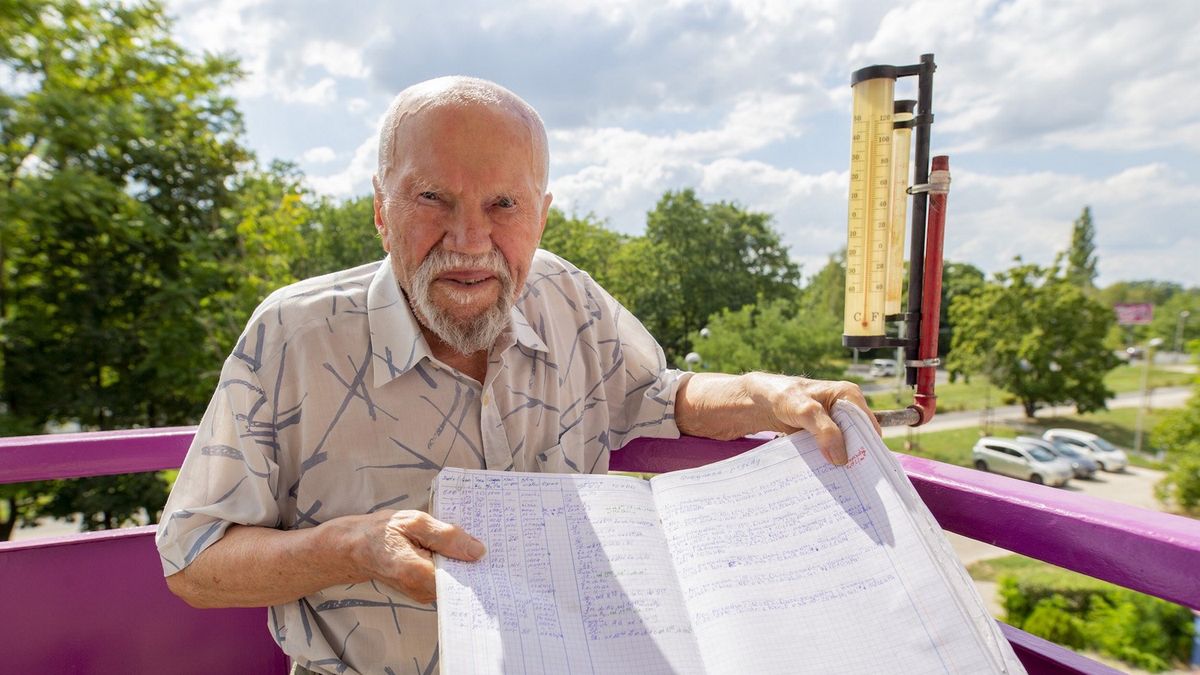 Kazimierz Pachucy od lat prowadzi swoje zapisy
