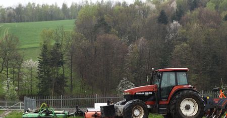 Traktor wpadł do wody. 31-latek nie przeżył