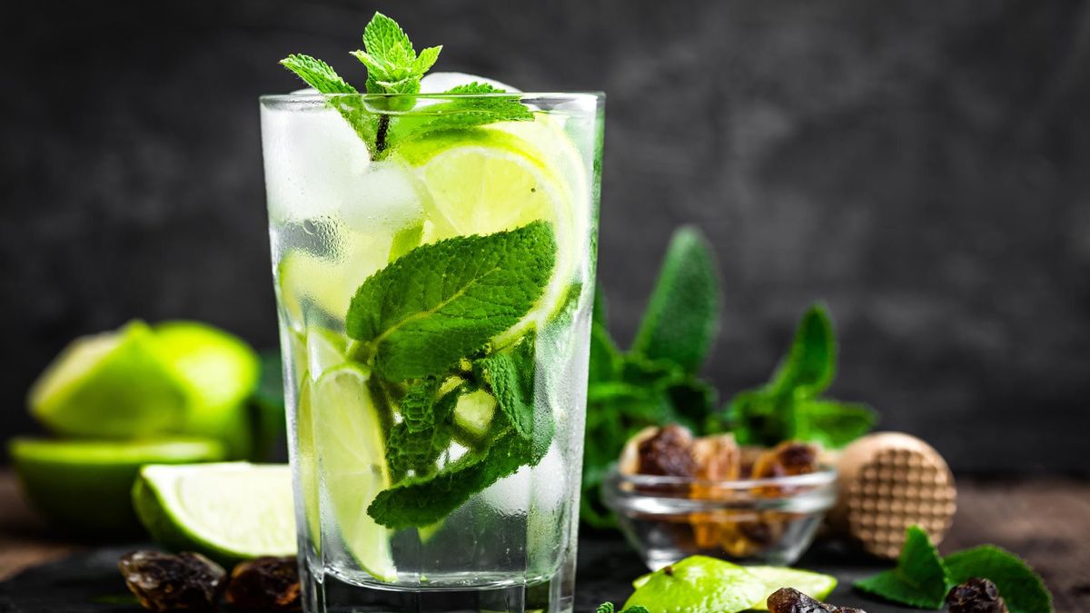 Mojito to bardzo popularny drink na bazie białego rumu