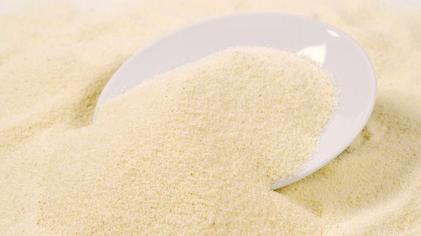 Wzbogacona biała kasza kukurydziana z dodatkiem wody i soli (zwykła i błyskawiczna)