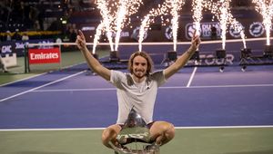 Udało się za trzecim razem. Stefanos Tsitsipas z wymarzonym trofeum