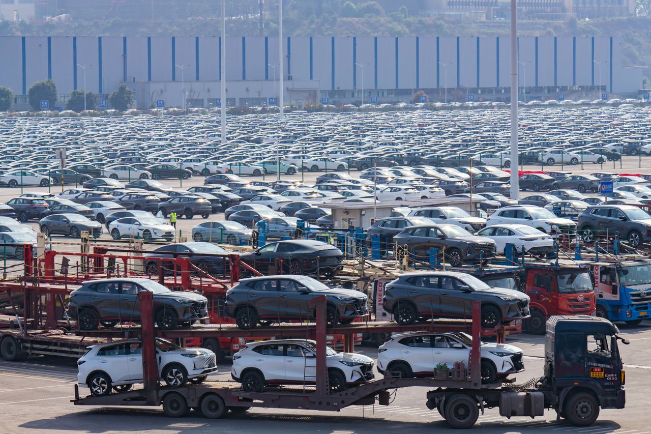 Chińskie produkty zalewają świat. Jest reakcja Ameryki