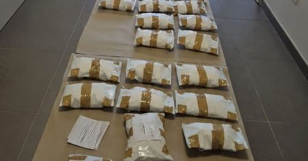 Koszalin: Młody diler ukrywał towar wart 2 miliony złotych. Policjanci przejęli 40 kilogramów mefedronu