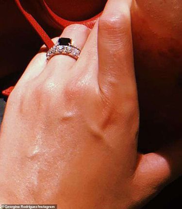 Georgina Rodriguez pokazała pierścionek zaręczynowy