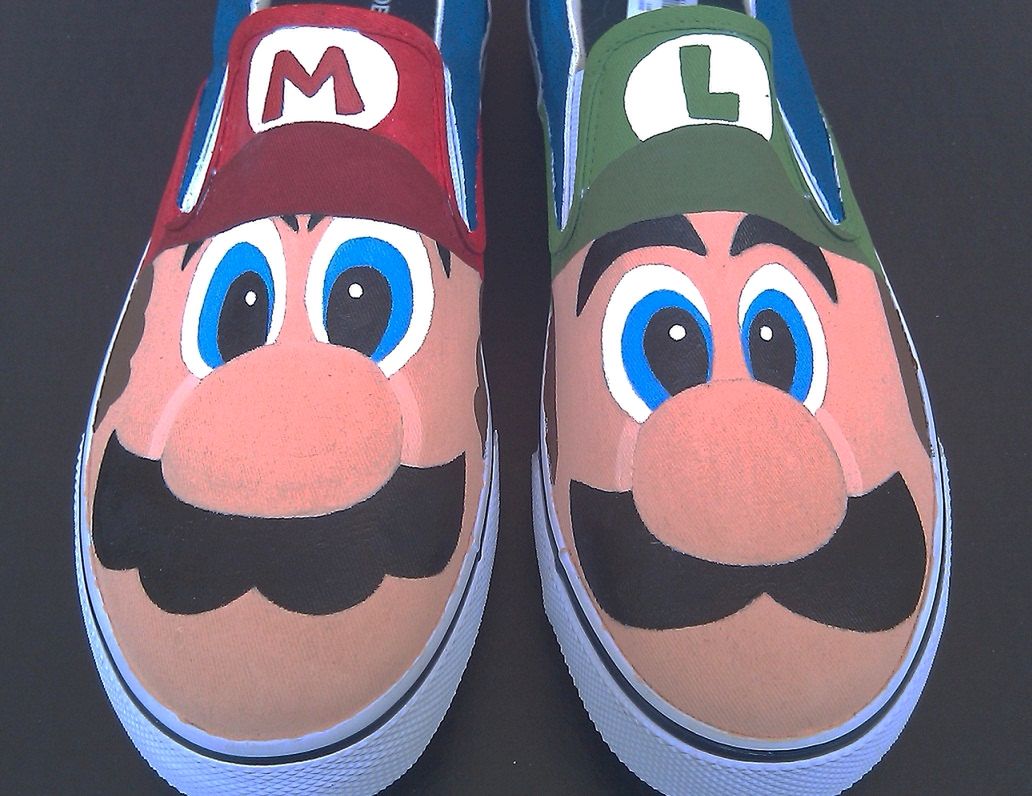 Stanik z Angry Birds, buty z Mario 2