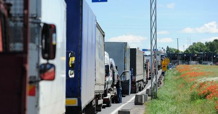Tranzyt żywności z Ukrainy. Od kwietnia tysiąc tirów wyjechało z granicy w konwojach