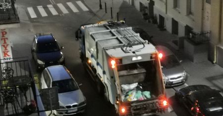 Wywóz śmieci w Lublinie. Śmieciarka budzi mieszkańców o godzinie 4:00 rano