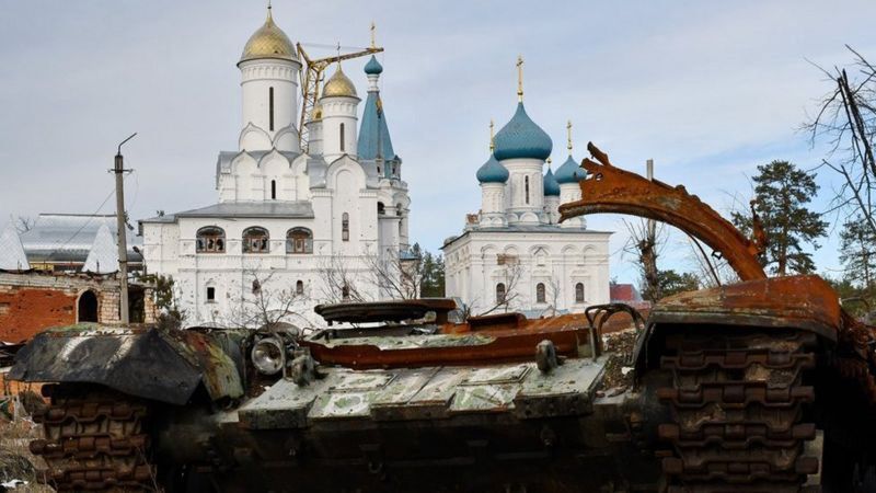 Підбитий російський танк у звільненому Святогірську