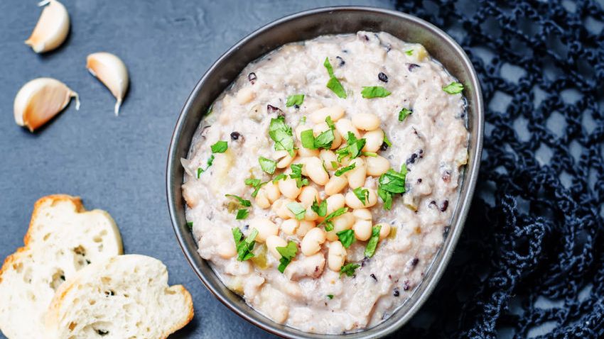 Kleik ryżowy przygotowany z wodą i dodatkiem soli