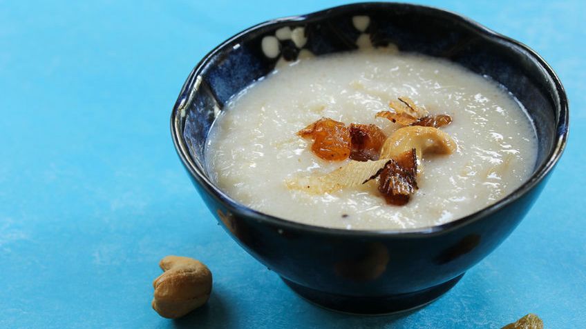 Kasza manna przygotowana z wodą i dodatkiem soli (czas gotowania: 10 minut)