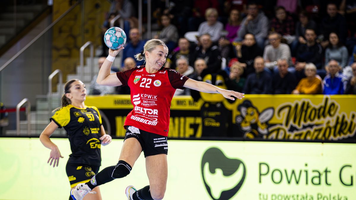 Materiały prasowe / Orlen Superliga Kobiet / MKS URBIS Gniezno / Mariola Wiertelak (KPR Gminy Kobierzyce) w akcji